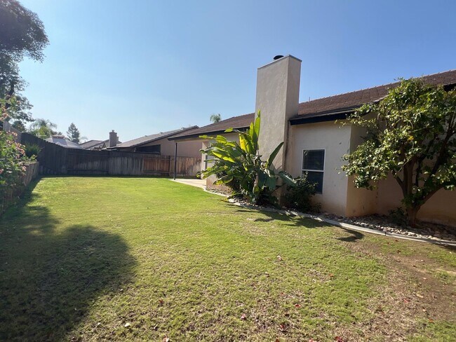 Building Photo - NORTHWEST BAKERSFIELD
