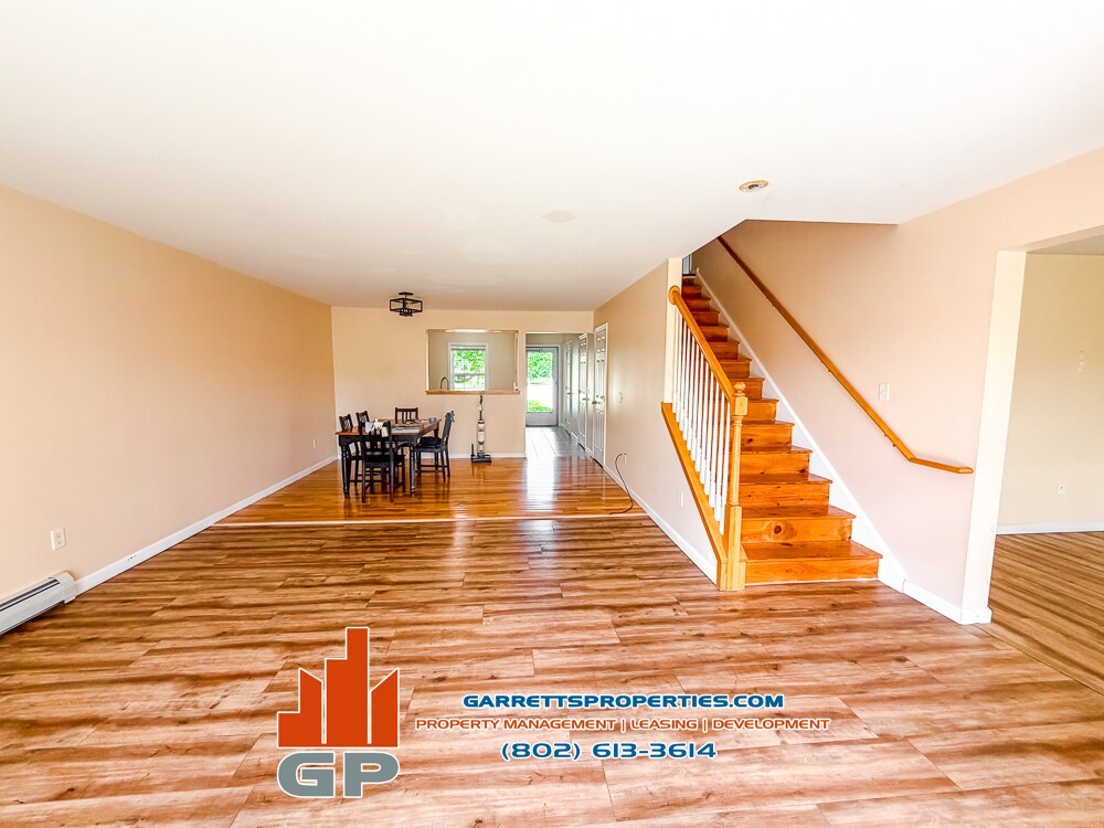 Building Photo - 14 Giles Dr