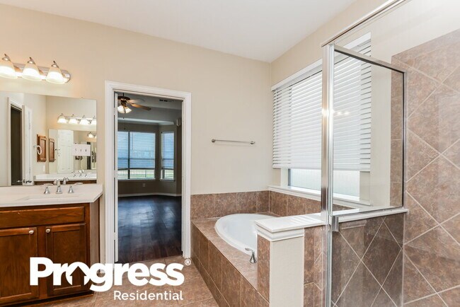 Building Photo - 12701 Campolina Way