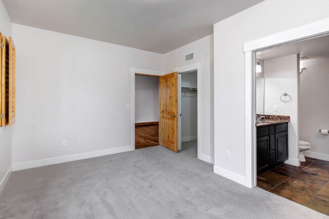 Building Photo - 5519 Lillehammer Ln