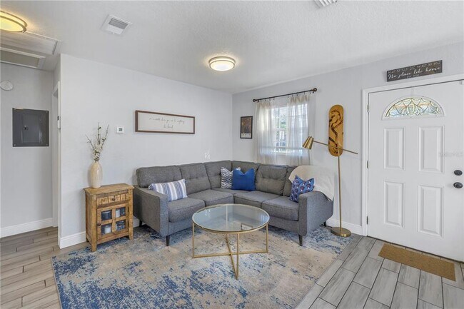 Building Photo - 3605 W Iowa Ave