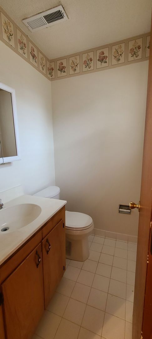 Building Photo - 4 Bedroom home near Summerville High School- (NOT Section 8 approved)