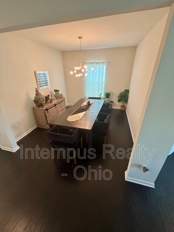 Building Photo - 6123 Brandon Dr