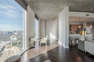 Building Photo - 5927 Almeda Rd