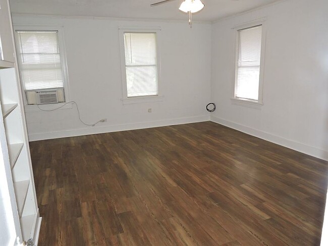 Building Photo - Great home near LSU Lakes