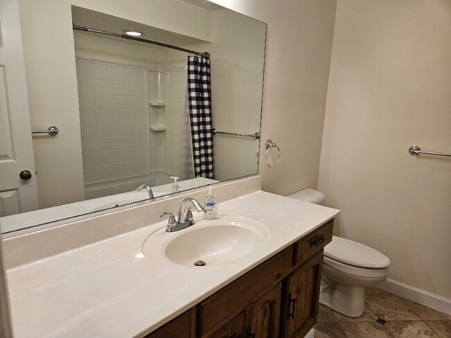 Building Photo - 1316 Winfall Dr
