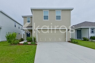 Building Photo - 8670 SW 43rd Ter