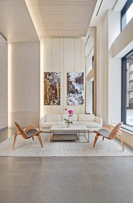 Building Photo - 520 W 43rd St