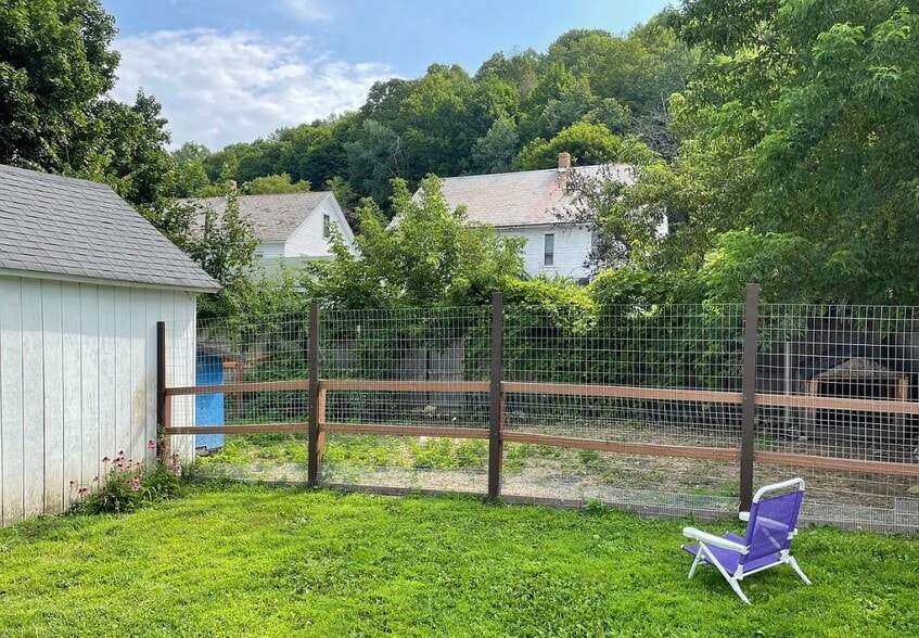 Building Photo - 3 Hayer St