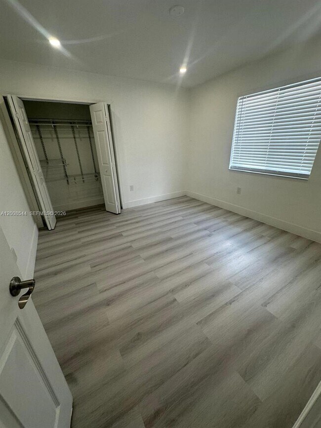 Building Photo - 1555 NW 34th St