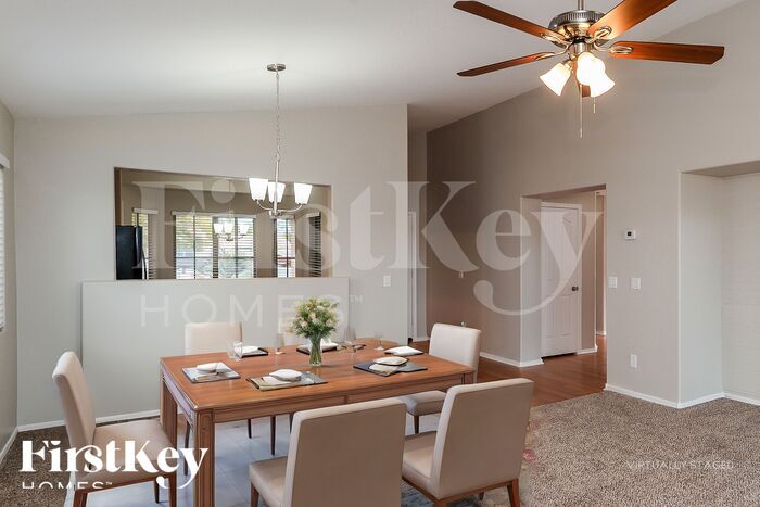Building Photo - 2854 S Abbey