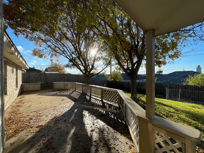 Building Photo - 360 Virtual Tour Available