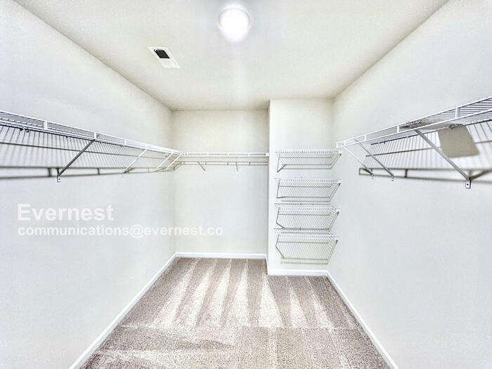 Building Photo - 4708 Fairfax Dr
