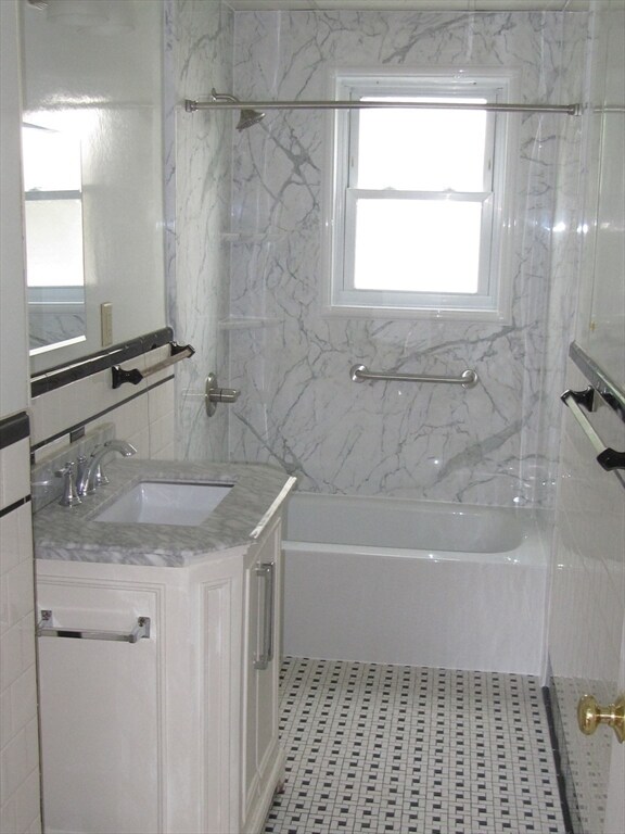 Building Photo - 2 Sturgis St