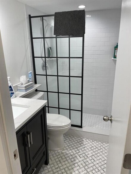 Building Photo - 1731 SE 15th St