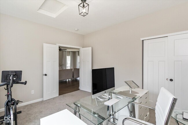Building Photo - 7228 Lockford Walk N