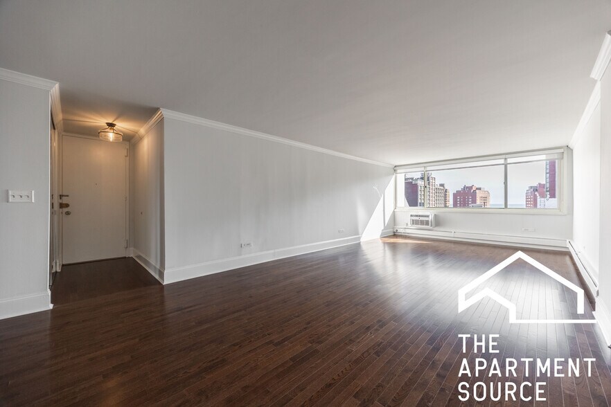 Building Photo - 1356 N Dearborn St