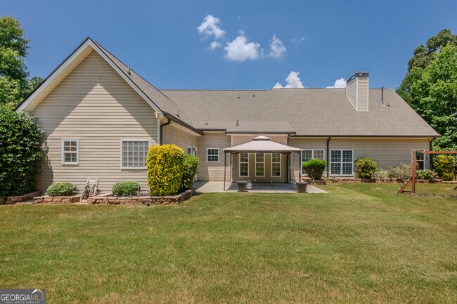 Building Photo - 120 Rosebay Ln