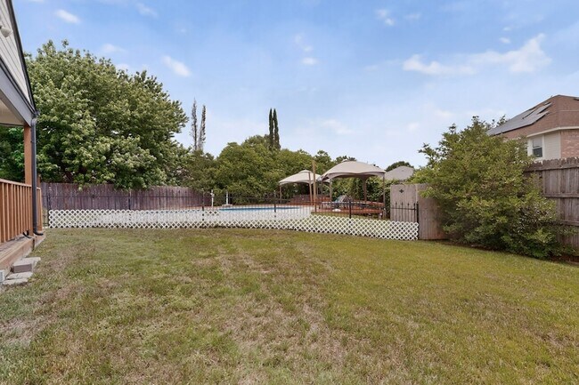 Building Photo - 233 Brittany Ct