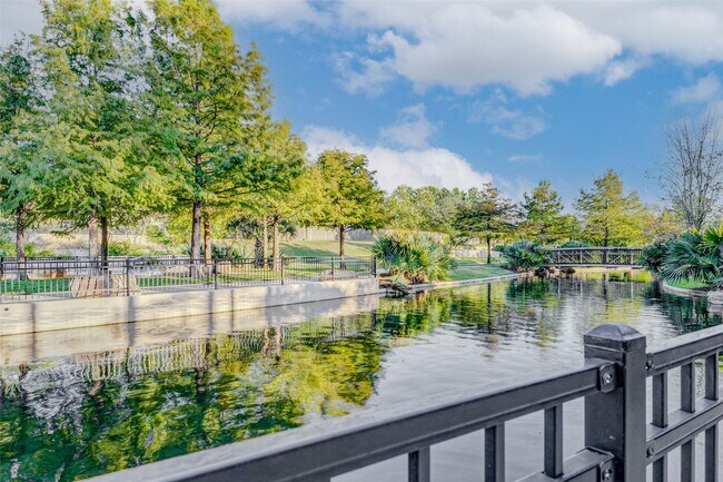 Building Photo - 10210 Thornmont Ln