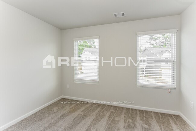 Building Photo - 205 Wellbrook Ct NE