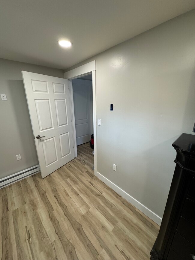 Building Photo - 583 N 150 W