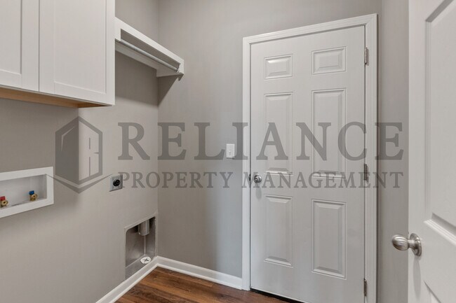 Building Photo - 5281 N Toben Ct