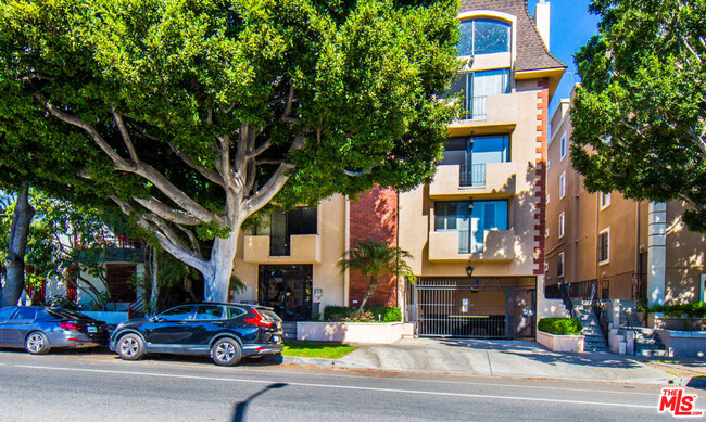 Primary Photo - 8909 Burton Way