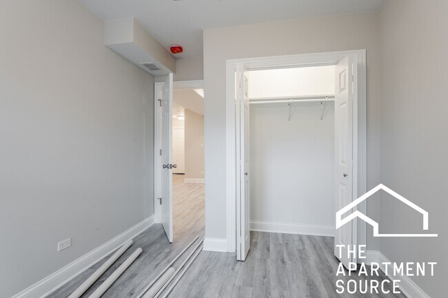 Building Photo - 3131 N Monticello Ave