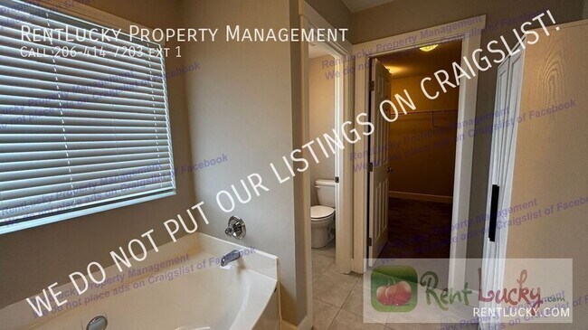 Building Photo - 14633 201st Ave E