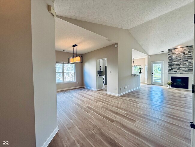 Building Photo - 13926 Forum Meadows Dr