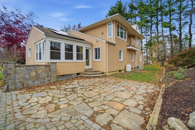 Building Photo - 1108 New Britain Ave