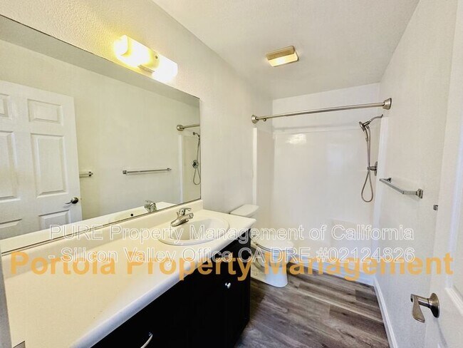 Building Photo - 126 Hunolt St