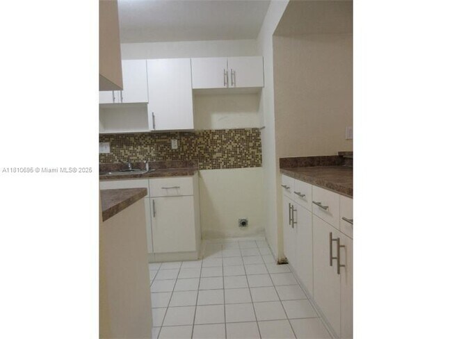 Building Photo - 444 NE 206th Ln