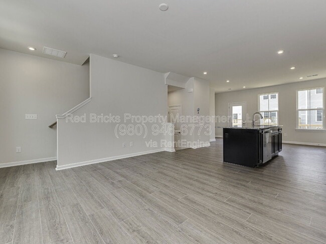 Building Photo - 1011 Ketchum Ct