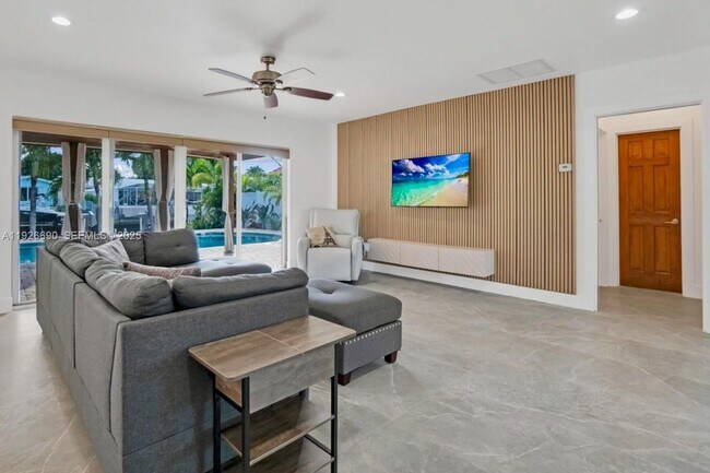 Building Photo - 1478 NE 57th St