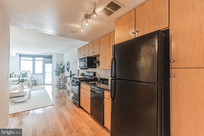 Building Photo - 1117 10th St NW