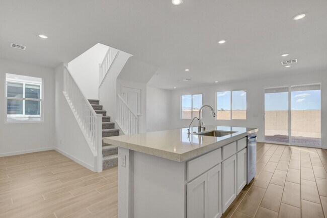 Building Photo - 8532 W Agate Ave