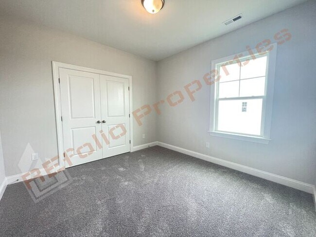 Building Photo - Gorgeous Brand New 4 Bedroom 3 Bath Home w...