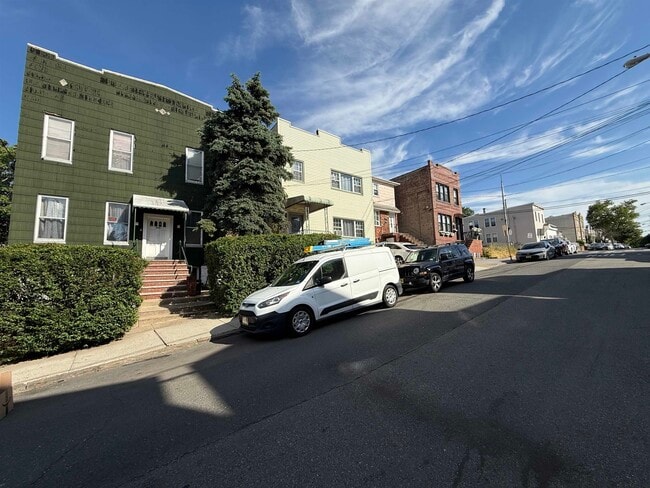 Building Photo - 308 Columbia Ave