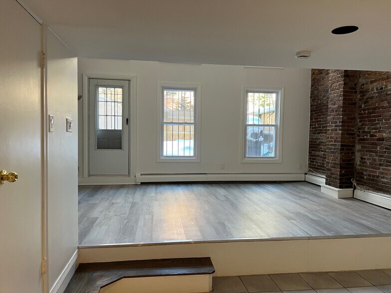 Living Room - 85 Appleton St