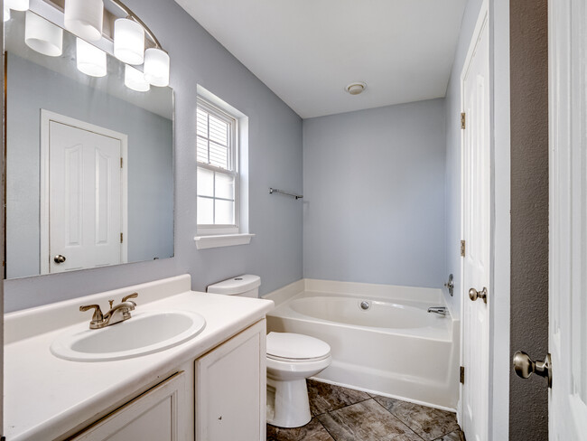 Master Bathroom - 719 Almora Dr