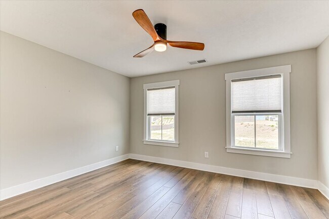 Building Photo - 419 Barrow Ln