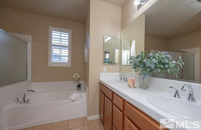 Building Photo - 1828 Wind Ranch Rd