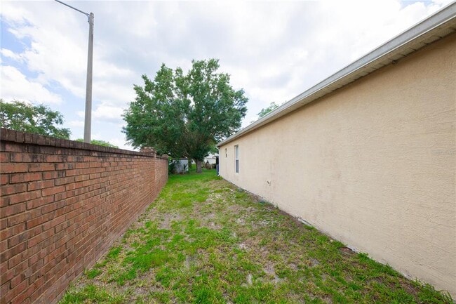 Building Photo - 16686 Corner Cove Way