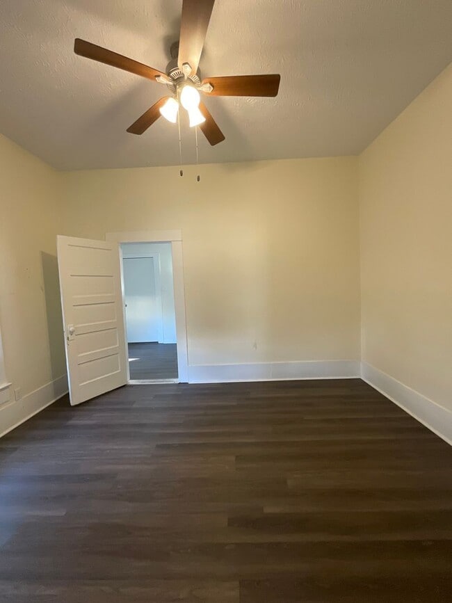 Building Photo - 613 W. First Street