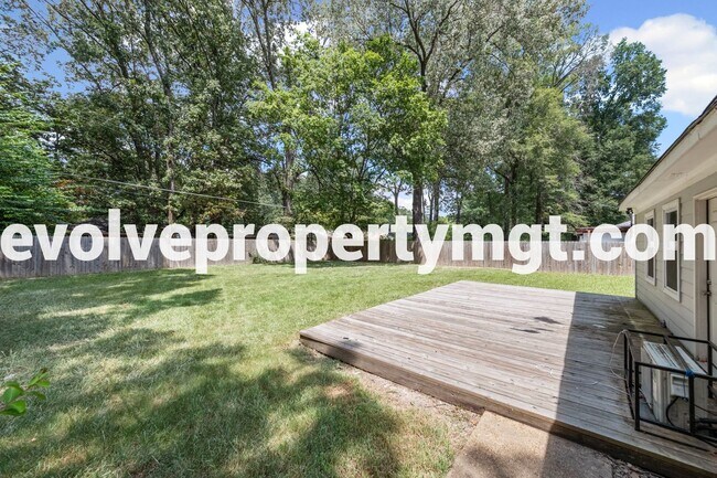 Building Photo - Charming Newly Renovated Home in East Memp...