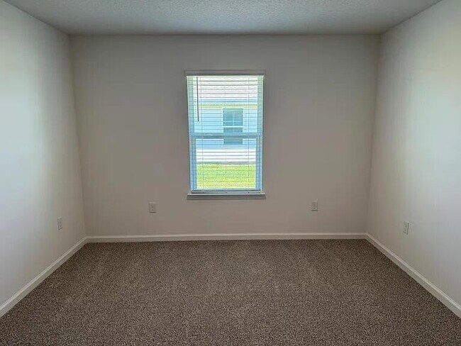 Building Photo - 58 Sawbrier St
