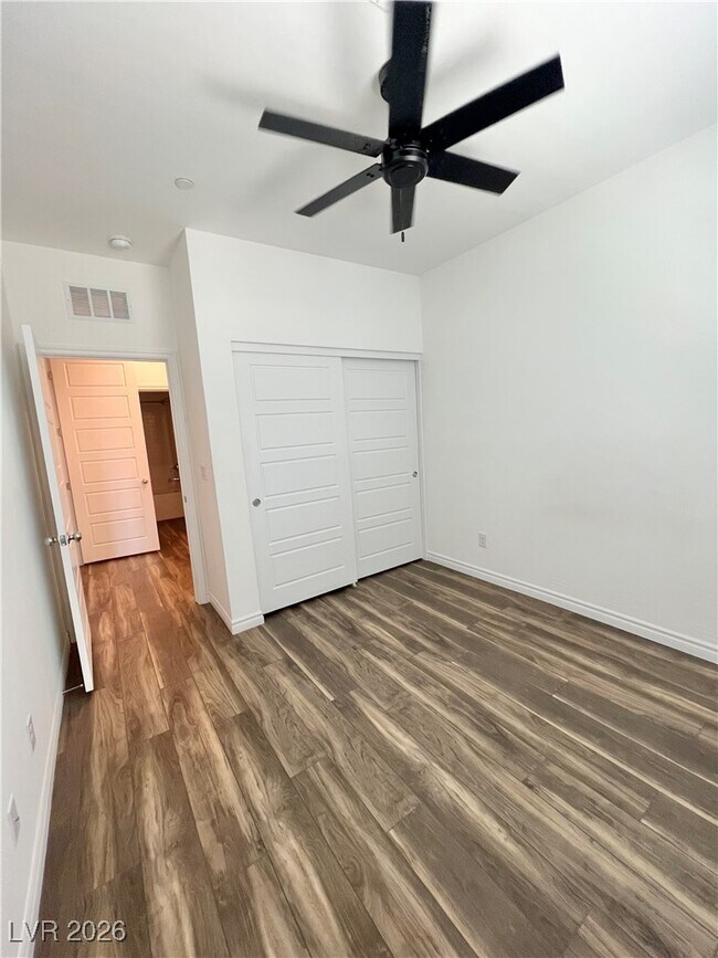 Building Photo - 20 Barbara Ln