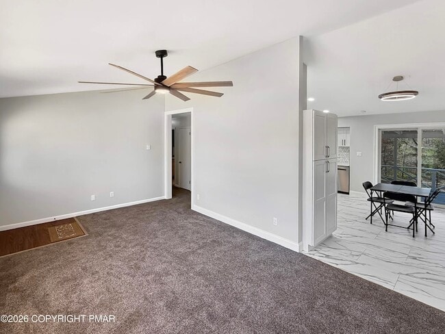 Building Photo - 308 Hemlock Ln